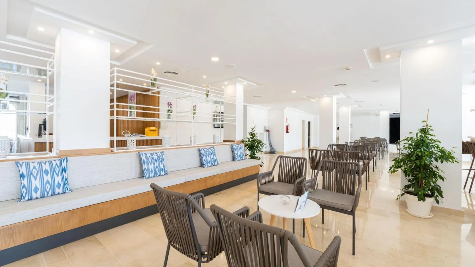 Aparthotel Ferrer Lime Isabel Cala Bona  3*, Cala Bona (Mallorca) Spain